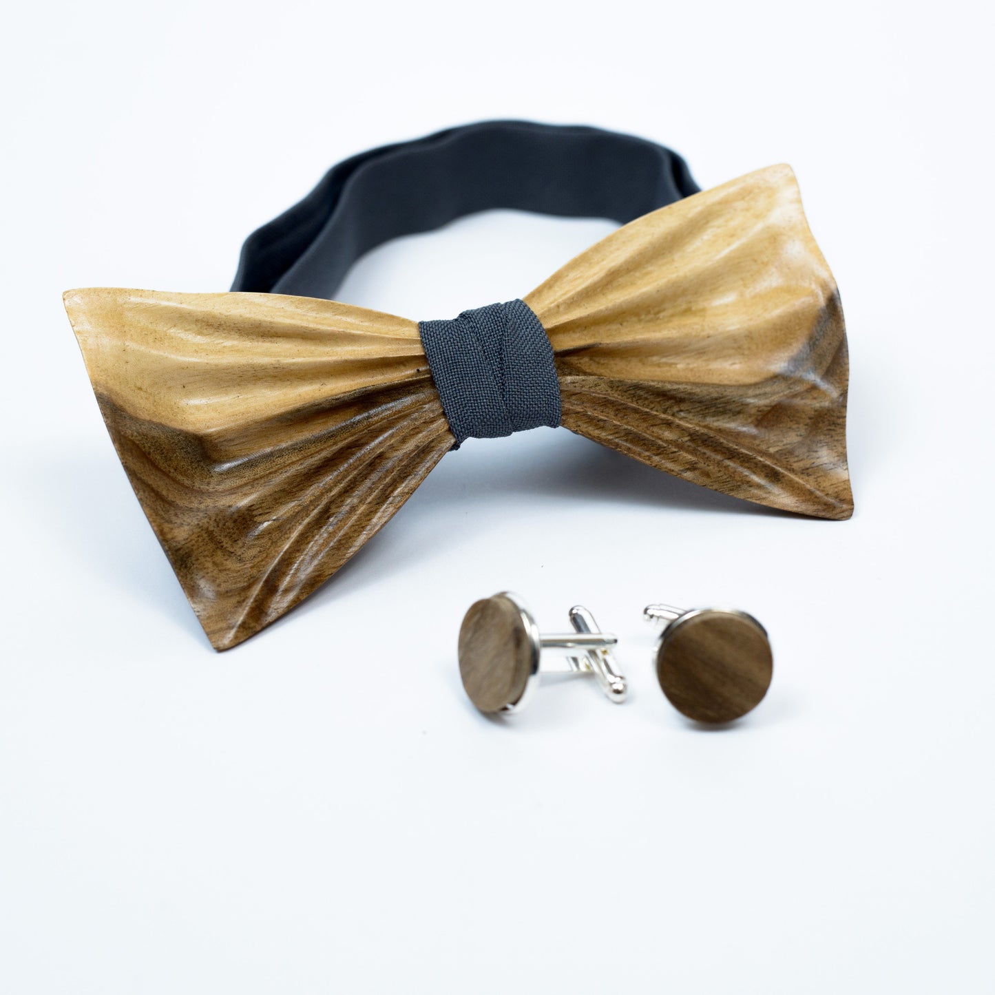 Elegant wooden bow tie set in a custom-engraved wooden box, perfect for groomsmen gifts.
