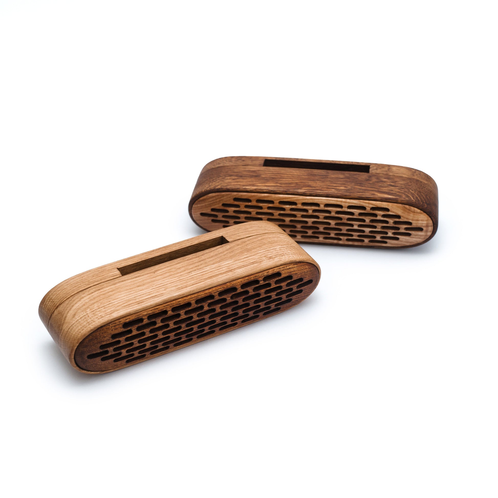 Handcrafted wooden phone amplifier – natural sound enhancement without power