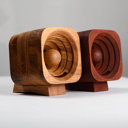 Personalized phone stand with engraving – perfect for Christmas or birthdays.