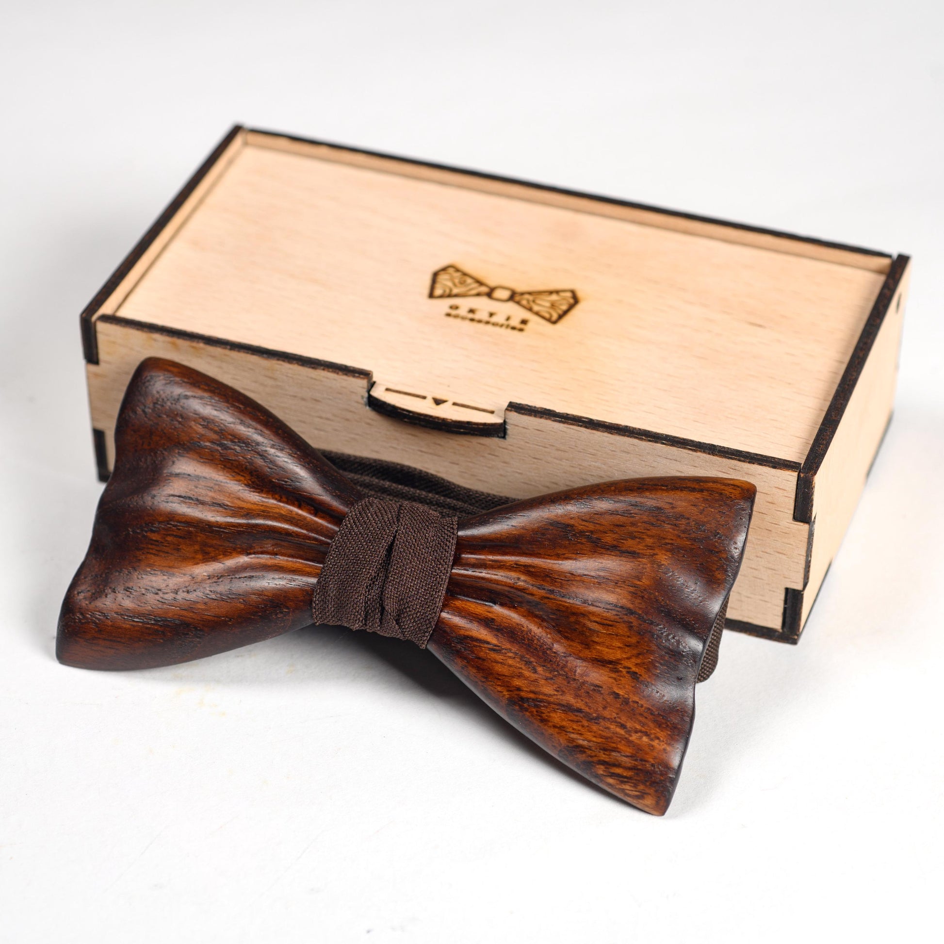 Wooden bow tie with wooden gift bow
