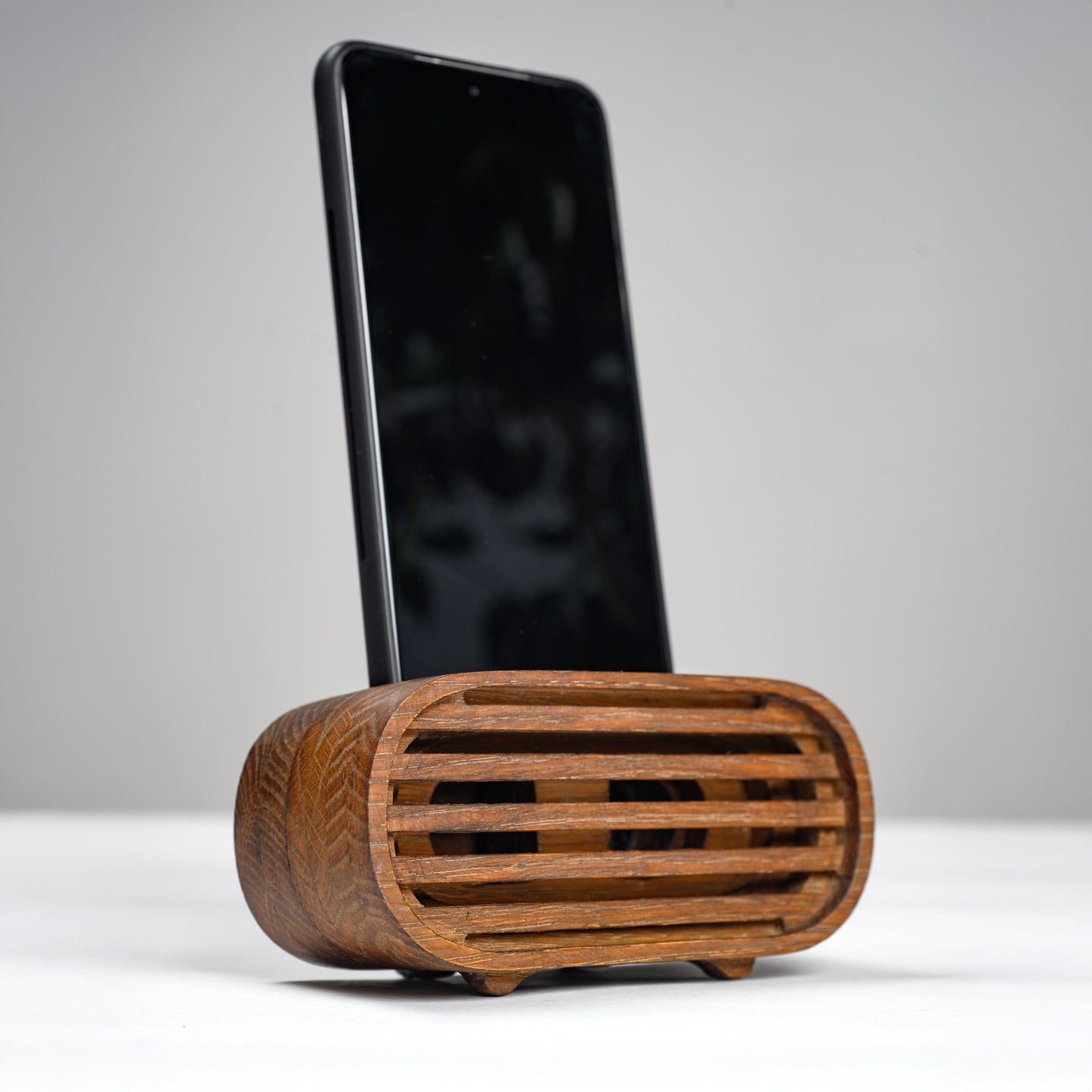 Handmade wooden phone speaker made of oak, passive amplifier for iPhone and Android, personalized