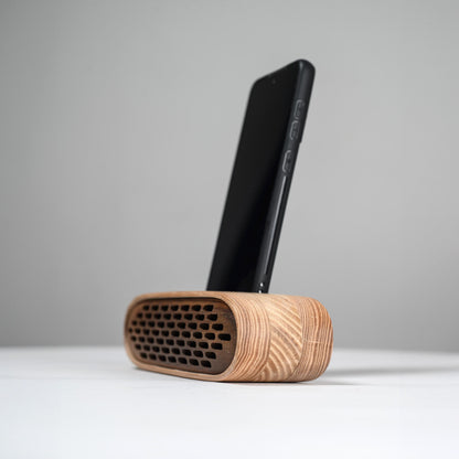 Modern wooden docking station – functional and elegant home decor