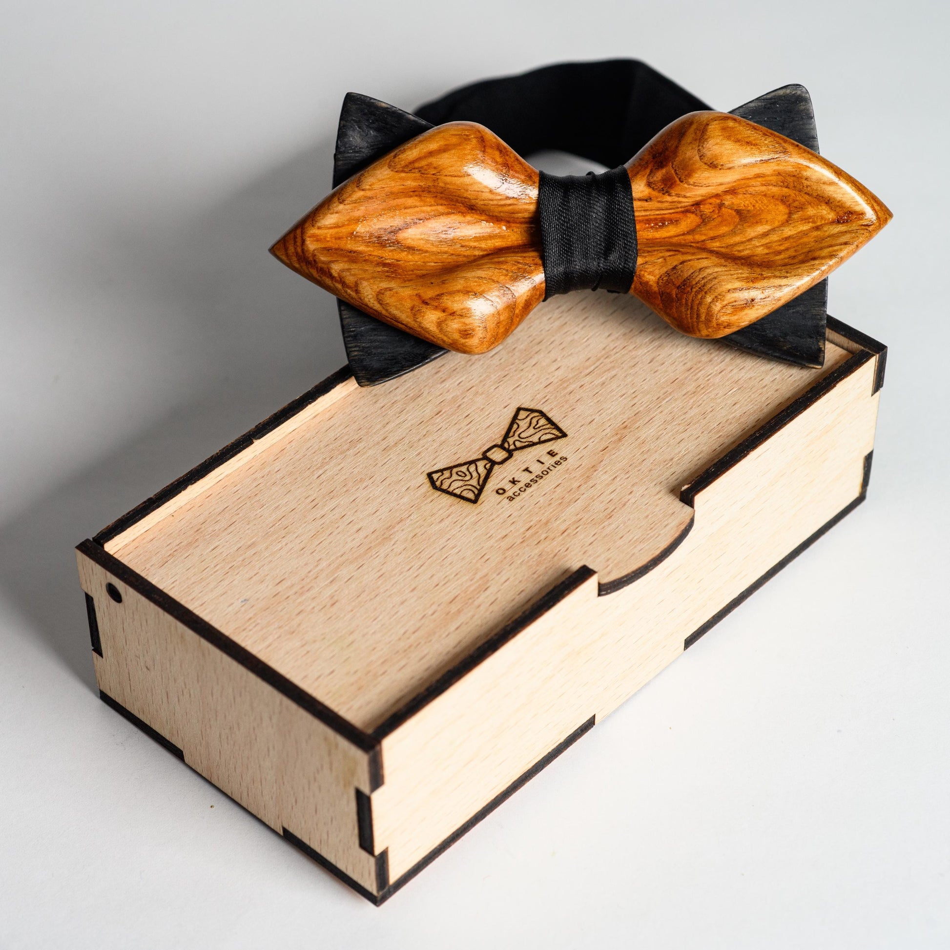 Detail shot of the easy-to-use hook clip on a custom bow tie.