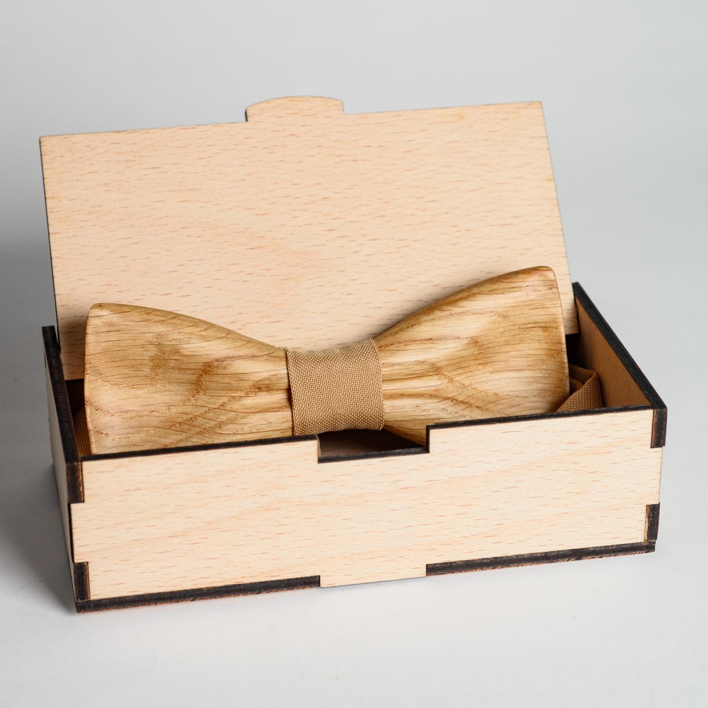 Oak Wood Bow Tie: Groomsmen Wedding Bowtie