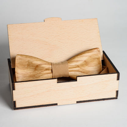 Oak Wood Bow Tie: Groomsmen Wedding Bowtie