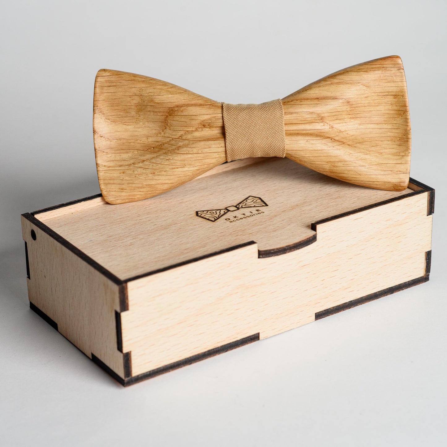 Oak Wood Bow Tie: Groomsmen Wedding Bowtie