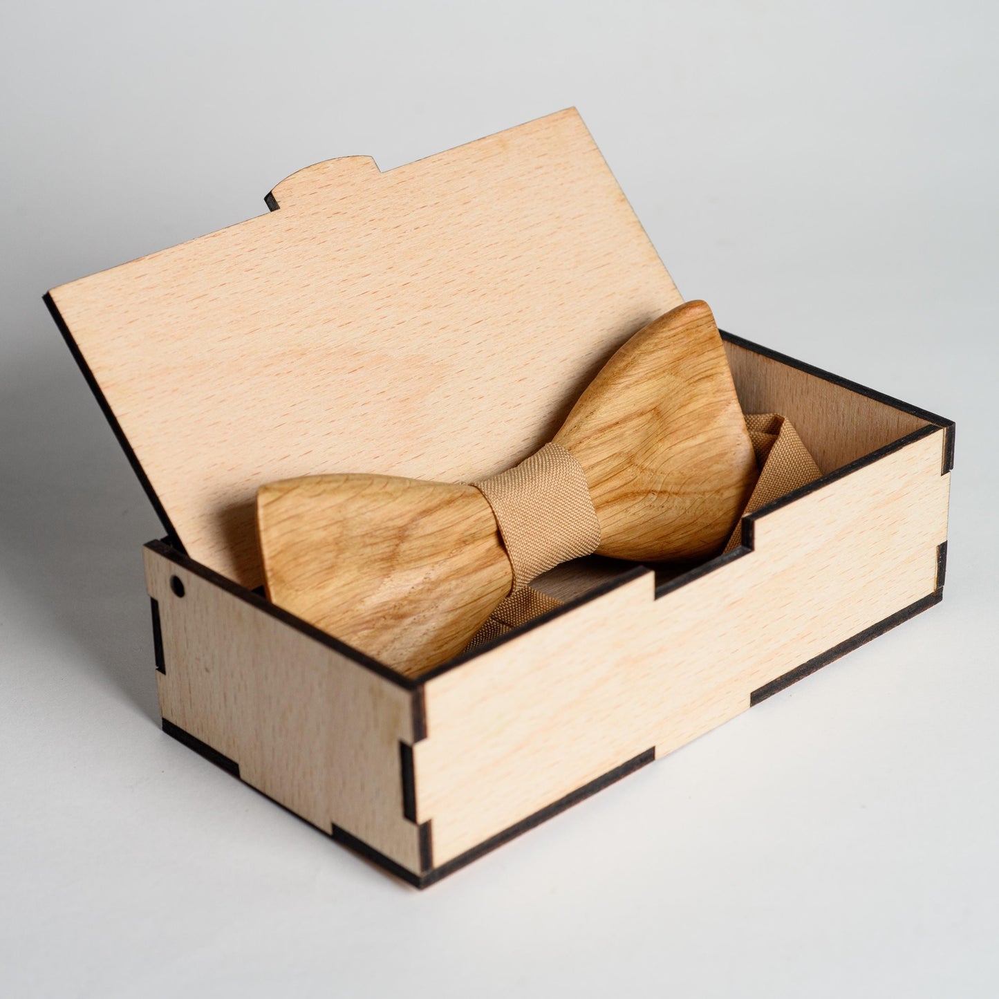 Oak Wood Bow Tie: Groomsmen Wedding Bowtie