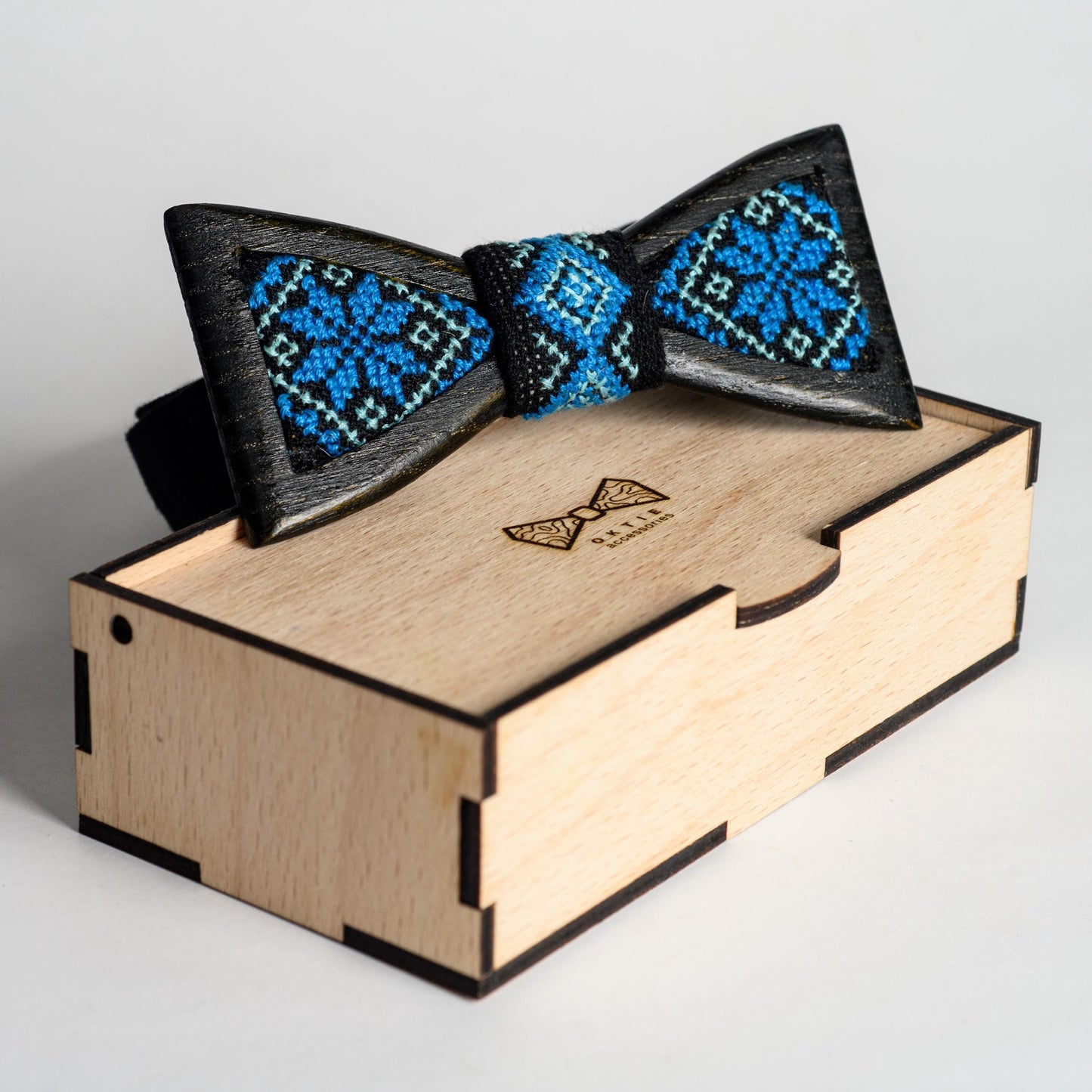 Ukraine Ornament Wooden Bow Tie: Ash Wood, Embroidered