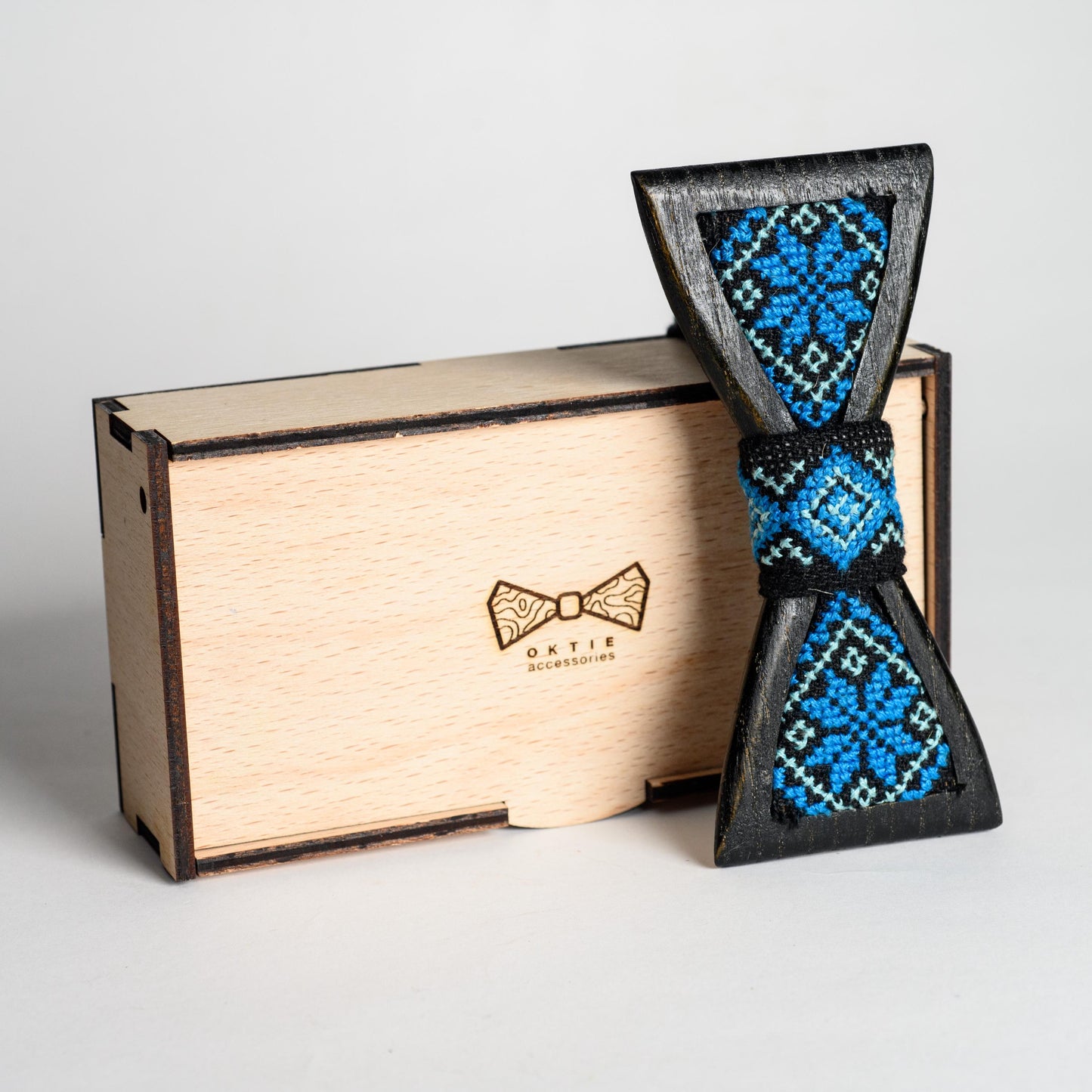 Ukraine Ornament Wooden Bow Tie: Ash Wood, Embroidered