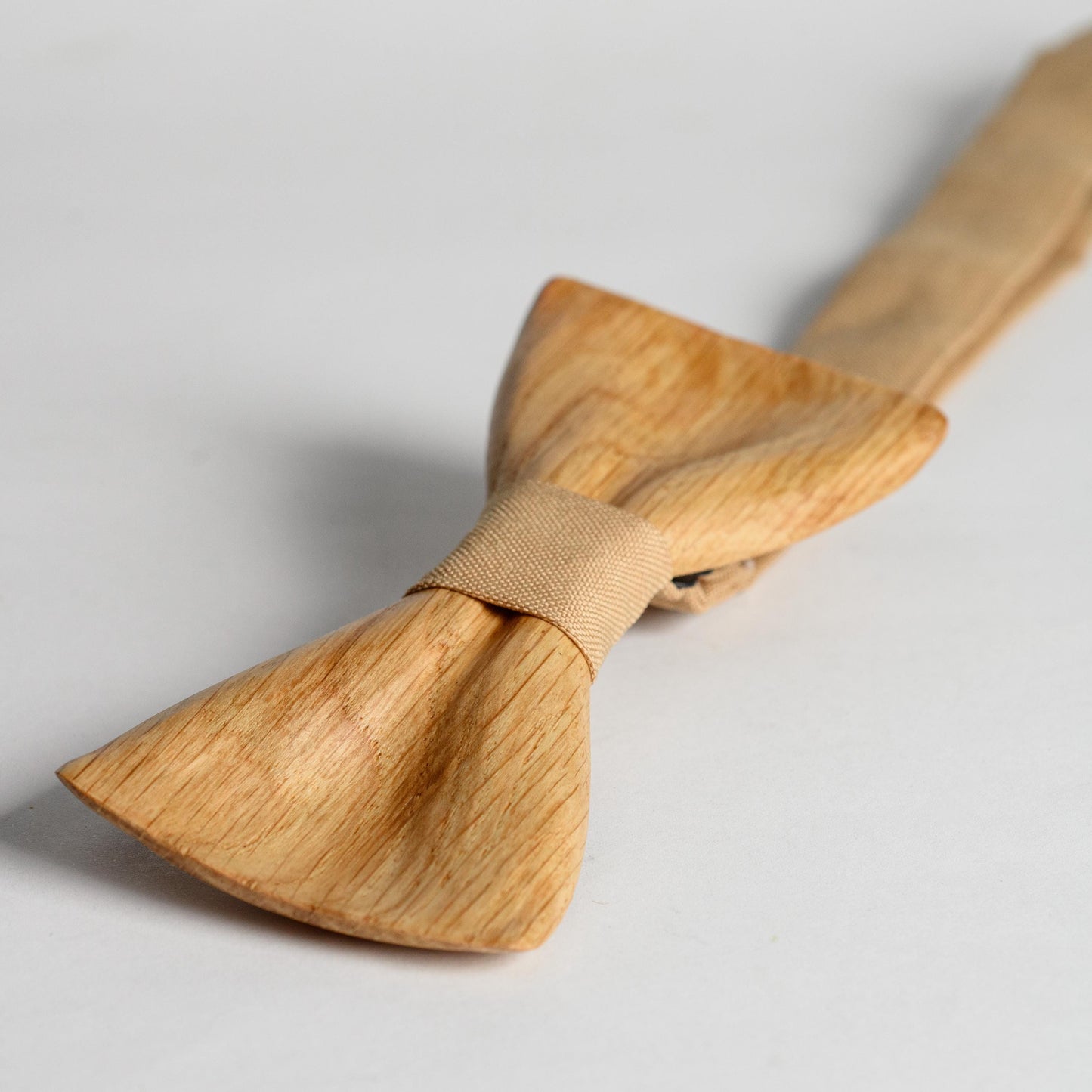 Oak Wood Bow Tie: Groomsmen Wedding Bowtie