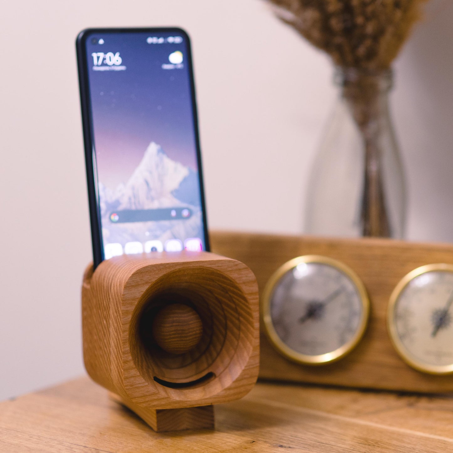 Wooden Phone Speaker Personalized 5th Anniversary Gift for Him - Passive Sound Amplifier