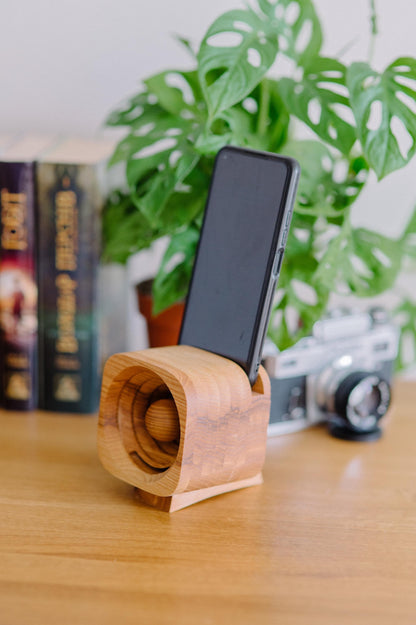 Personalized Wooden Phone Speaker: Handmade Ash Wood Amplifier
